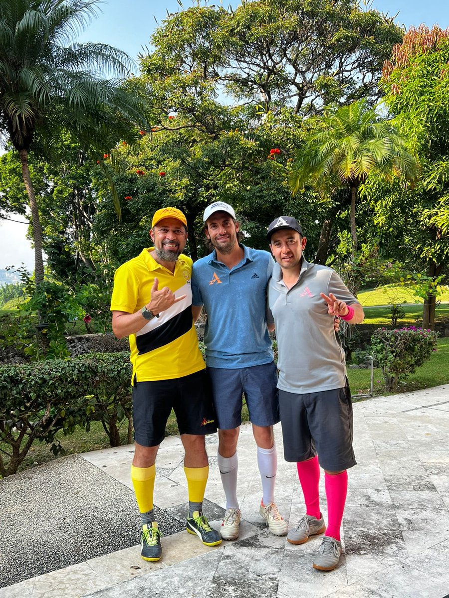 FootGolfMorelos's tweet photo. 🟢🔴 ⚽️⛳️  PRO AM 2022 ⛳️⚽️🔴🟢

🥇 🏆 Enrique Reyes  🏆
🥈 Manuel Brindis
🥉 Agui Alves 

💥 Más de 💲3️⃣0️⃣0️⃣,0️⃣0️⃣0️⃣ en efectivo entregados a los 26 mejores jugadores.

#FootGolf #FMFG #LFGM #ProAm #GrupoGretan https://t.co/iGsp7IA6xH
