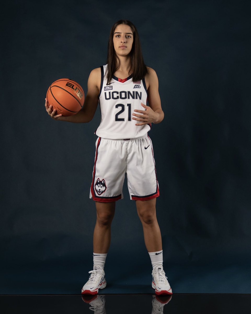 UConnWBB's tweet photo. The first UConn player from Portugal. 

Vamos, Inês 🇵🇹 https://t.co/qQ9BOXMQJ9