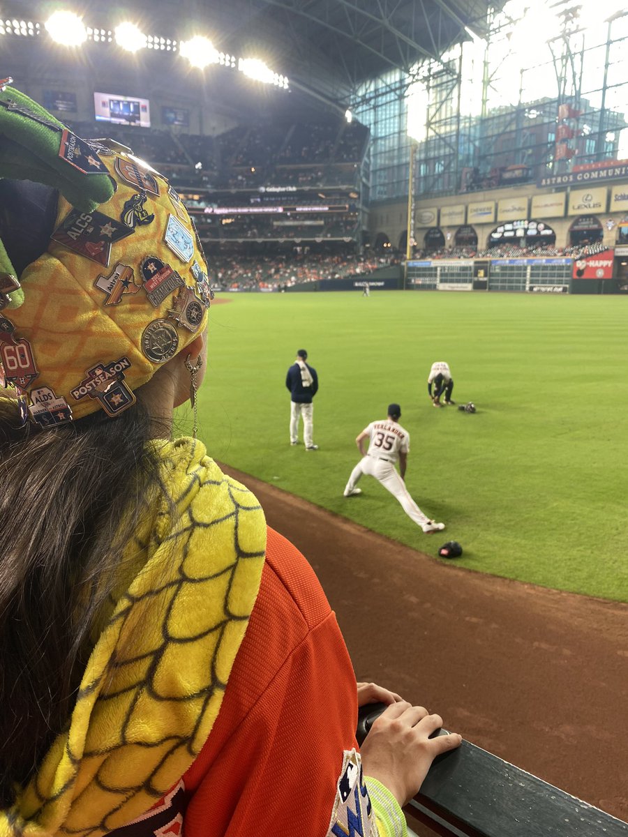 KPurpera's tweet photo. @el_yuly10 @MLBNetwork @astros @LosAstros @WassBaseball @mlbcuba @MLBPlayersInc @PELOTEROS_MLB Thank you @el_yuly10 for the best season yet.   Please come back to HTown next year!!! https://t.co/vbqbbMUlxj
