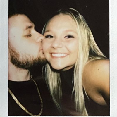 FridayKenzie's tweet photo. head over heels💓 
#NewProfilePic https://t.co/fvmcQOttIo