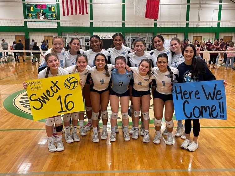 Riosportslive's tweet photo. How SWEEP it is….. McAllen Memorial is off to the Sweet 16! 🐴🏐🏆 (📸/Via McAllen Memorial) #RSLVolleyball https://t.co/ER4YHCJkk6