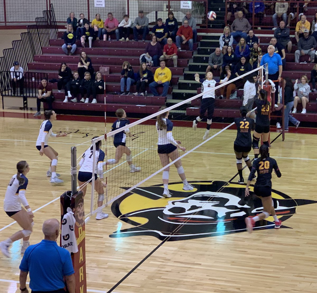 BradBiles's tweet image. First set in the books in Parkville, Mo., as @naia No. 13 @ParkUniversity @ParkPirates women’s volleyball team takes 25-17 victory over @WPUAthletics in @HeartSportsNews tourney semifinals. #ProtectTheBreck
