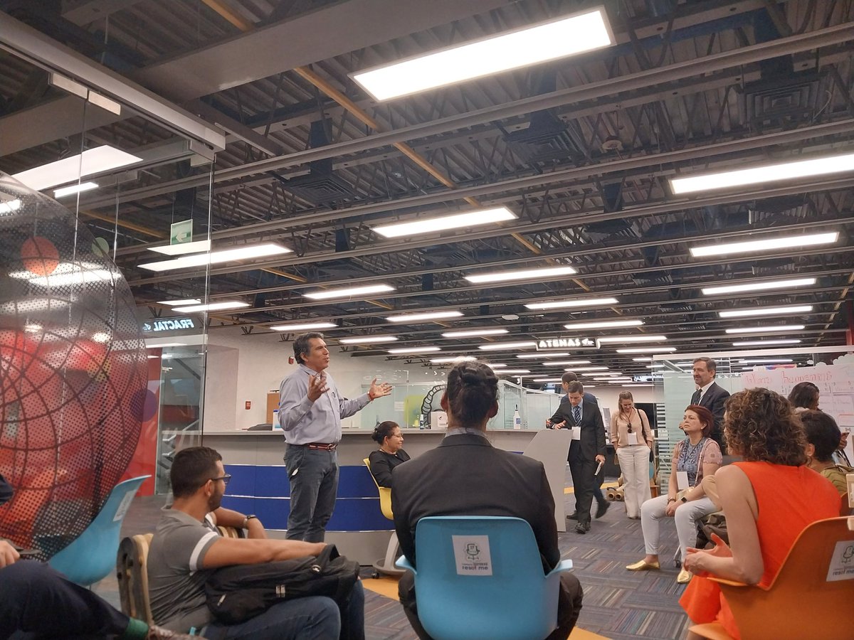 BaimaMarina's tweet photo. Estamos estudiando y validando muchos modelos internacionales. Monterrey es una ciudad industrial reconocida y tiene un campus universitario impresionante, el @TecdeMonterrey, con el que pensamos vincular a sectores tecnológicos santafesinos como universidades, parques y polos. https://t.co/YwYDW7XIFX