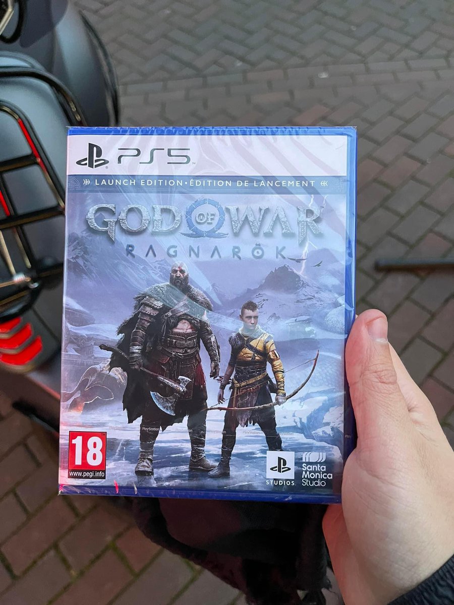 MikeyP5Stocks's tweet photo. Going to see how good this bad boy is  #GodofWarRagnarok  #PS5 https://t.co/gxIjOBxfbb