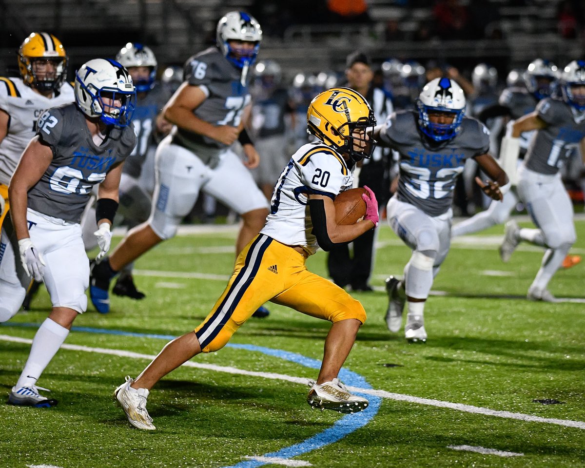 LoudounCountyFB's tweet photo. Dean Morrad 2nd Team All-District Running Back https://t.co/Hh4ZggymjB