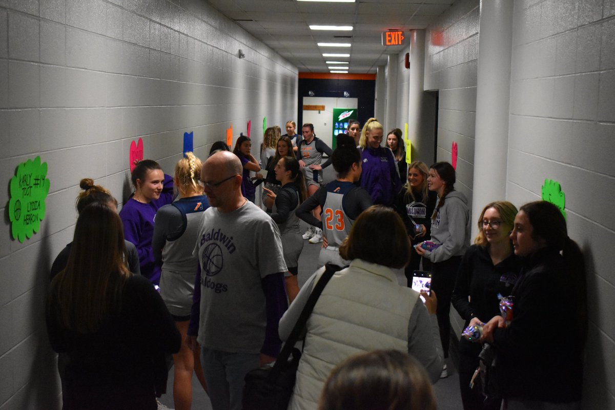 BakerAthletics's tweet photo. Shoutout to the Baldwin High School and Junior High girls basketball teams for attending tonight's win over William Woods!

The @BUWomensBBall has started a new Big-Little Program with the @BaldwinGirlsBB program! @baldwinhssports https://t.co/W2eBVgwGu5
