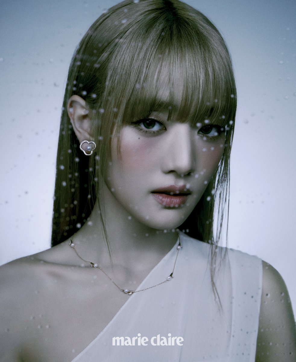 marieclairekr's tweet photo. #제작협찬 #타사키 홀리데이 컬렉션 출시를 기념하며 타사키와 #여자아이들 #미연 #민니 가 함께한 홀리데이 화보를 선공개합니다. 대담함과 신비로움이라는 공통된 키워드 아래 타사키 주얼리와 미연 &amp; 민니가 만들어낸 장면들을 감상해 보세요. 전체 화보 컷은 11월 넷째 주 공개됩니다.
@G_I_DLE https://t.co/A2dyecLbna