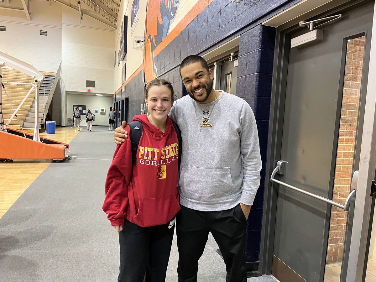 CoachShulman's tweet image. It was great to watch @HayleyNumrich play tonight. Always one of the toughest players I’ve coached &amp;amp; proud to see her compete at the next level! #SmallButMighty