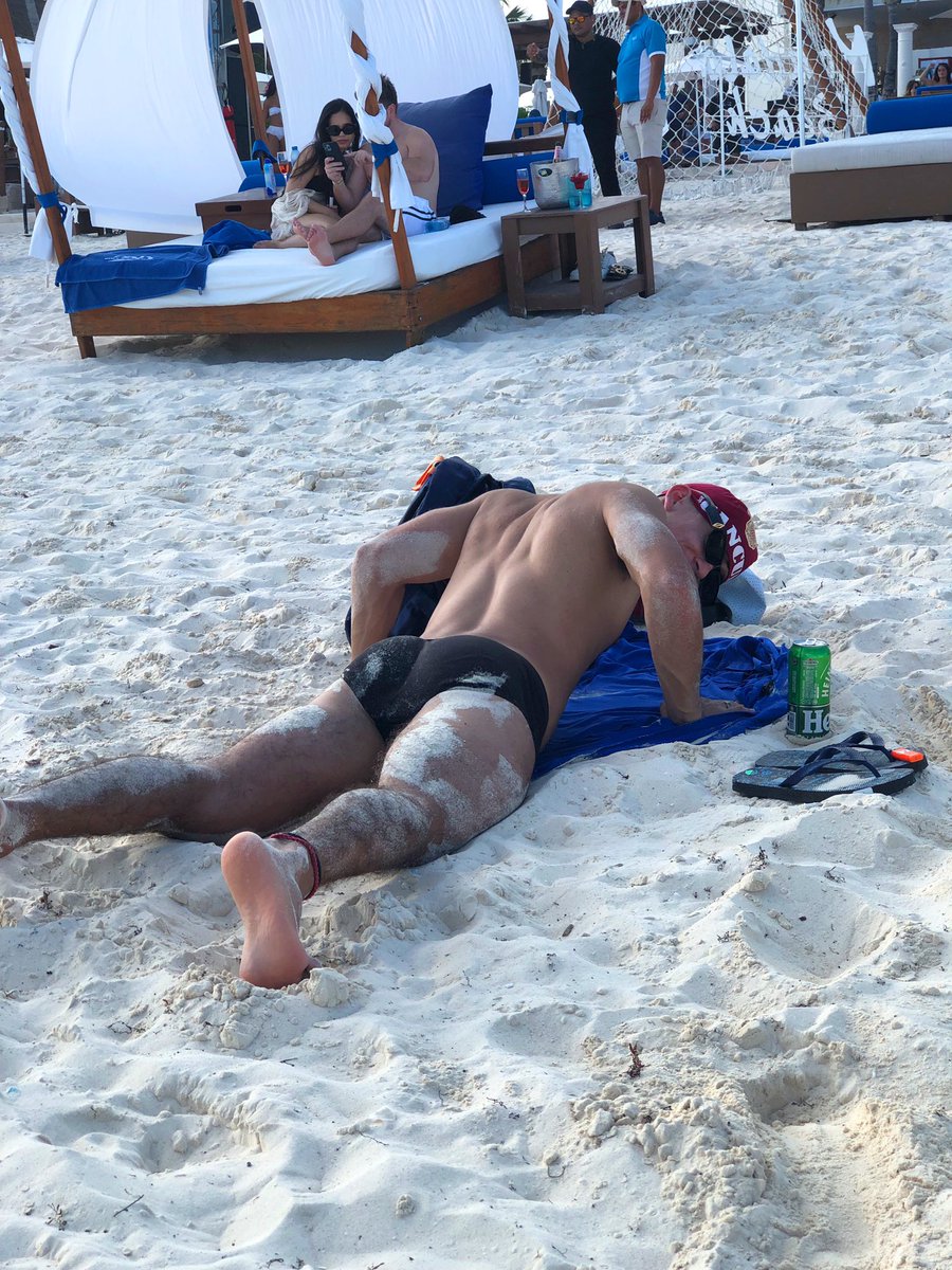 juniorcanoca's tweet photo. https://t.co/ovJv63K79P Que ganas que seas la arena 🥵💪🏼🤭🏝 Cancun esta muy hot 🥵 o yo 🤭 https://t.co/ovJv63K79P https://t.co/DPC6SNmw1n