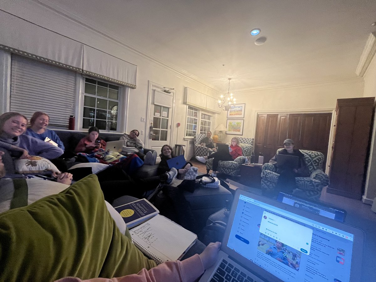 jschoolbrin's tweet photo. This is my view for the midterm elections! Lots of journalism students spending their Tuesday night tweeting! @jschoolmolly @emily_sullyy @leahsgoldstein #Election2022 https://t.co/wQlHeWHnfu