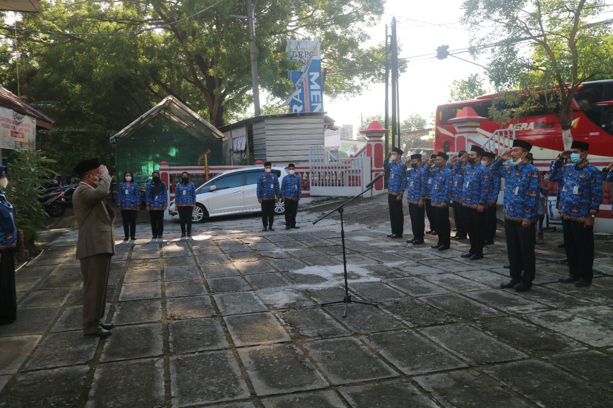 Upacara Bendara Dalam Rangka Hari Sumpah Pemuda Tanggal 28 Oktober 2022 di Lingkungan Dislapernak Kab.Wonogiri