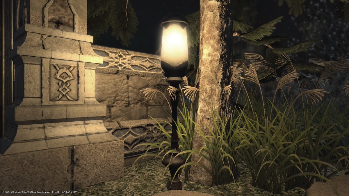 CaffineCreation's tweet photo. I haven’t built anything i really like inside yet, but I do like our yard #ffxivhousing https://t.co/NJkYtTt5RE