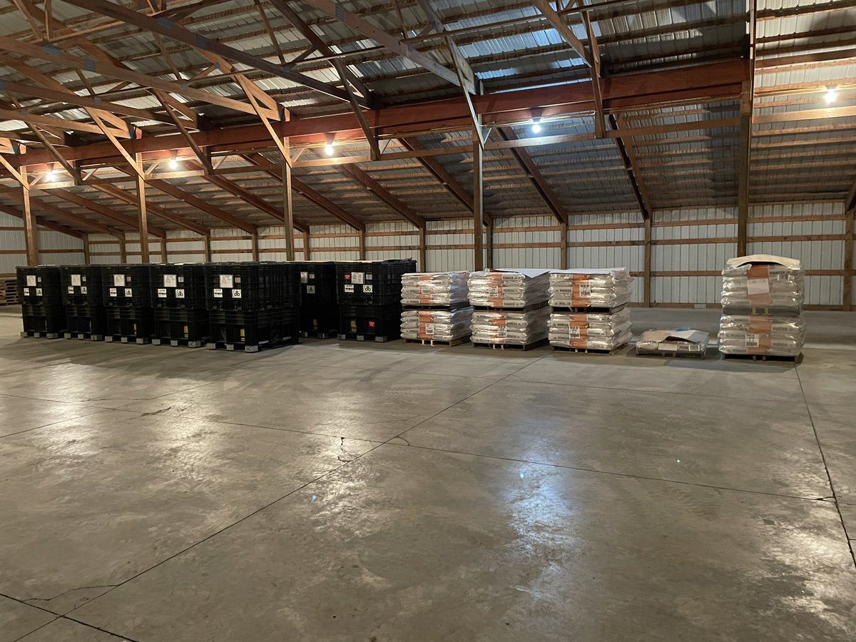 TheSteveMahr's tweet photo. Excited to receive the first of many loads of Pioneer Seed.  Coming soon to a field near you! https://t.co/2nh8t9JGXj