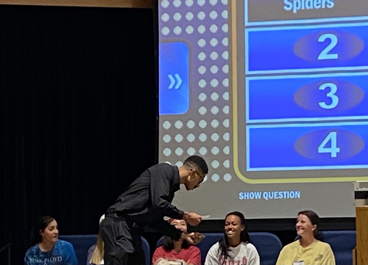 IndStSAAC's tweet image. We had some fun tonight! Nothing like a little #FamilyFeud with your Sycamore Family 🥸