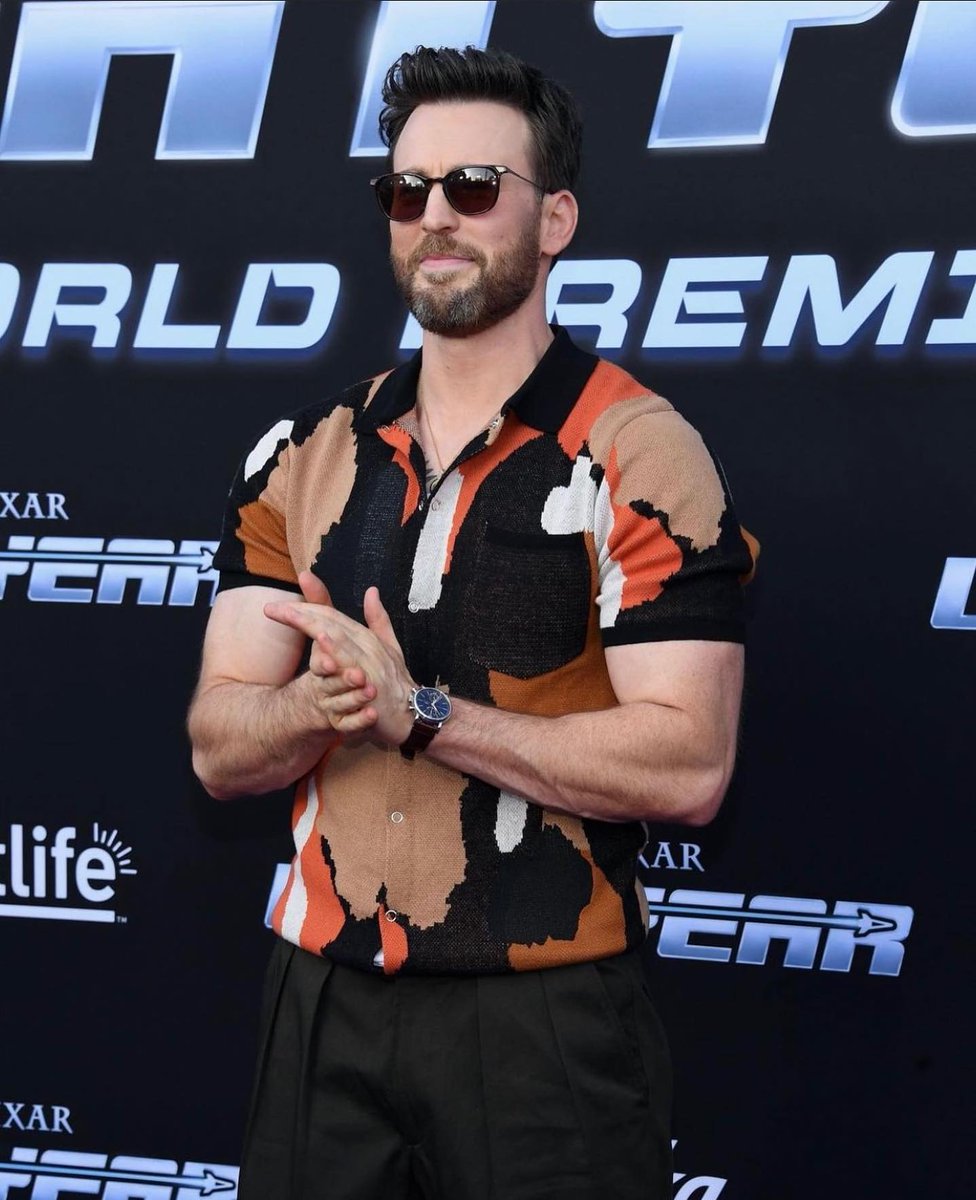 entnoticias's tweet photo. Chris Evans elegido como el hombre vivo más sexy del mundo

#ChrisEvans
#people 
#entnoticias

Toda la información en nuestro portal link 👇 
https://t.co/72rZwdyupk https://t.co/mBkYpm21ln