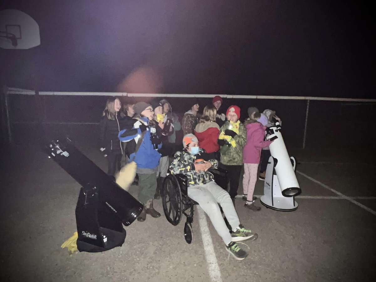 RockwoodSchool's tweet photo. Mrs. Buelow &amp; Mme McDonald’s Gr. 6 class was stargazing this evening at Rockwood Public School. We saw the craters on the moon, Mars, Jupiter’s red stripe and its four moons, Saturn and its rings!! A huge thank you to Mr. Heaps and Mr. Girodat for bringing their telescopes!! https://t.co/pQX6CMi70h