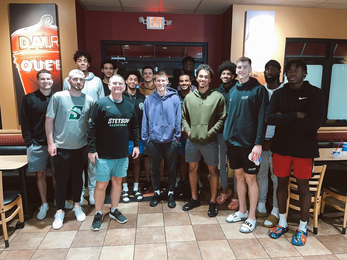 StetsonMBB's tweet photo. Celebrating the Win With Some 🍦🍦
#AllHats https://t.co/kvqBgOh6BI