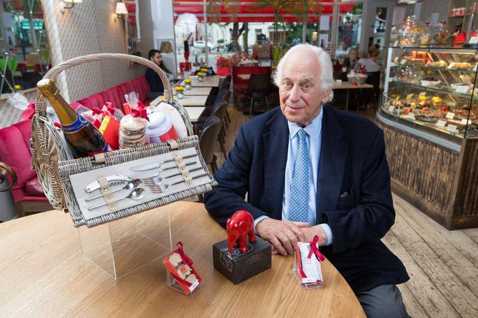 starchydish's tweet photo. RIP Sir Evelyn de Rothschild
#EvelynDeRothschild #RIPEvelynDeRothschild
Photo by Matt Whittle via the "Evening Standard" https://t.co/zIQdSc3zc5