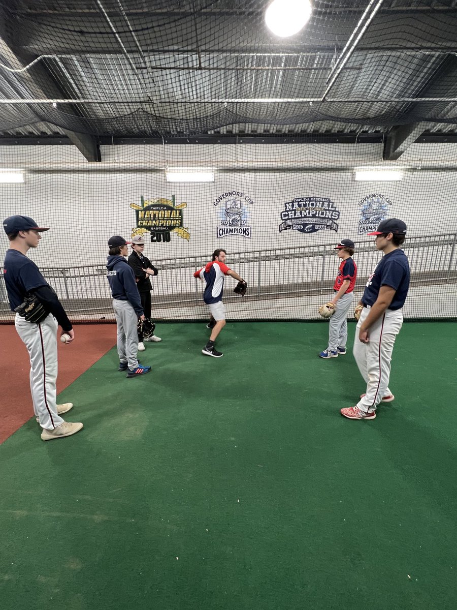 OIBaseball1's tweet photo. Another great night at Huntington Park with Milwaukee Brewer and former OI pitcher Joshua Shapiro working with the OI u15 pitchers. #gettingbetter #learningfromthepros. #GOOI!⚾️ https://t.co/nKt1ziwN8u