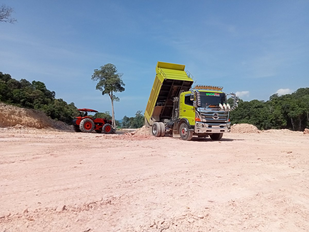 ไม่สำคัญหรอกว่าตอนรวยเราอยู่กับใคร
สำคัญที่ว่าตอนไหนกูจะรวย😂💲💲#เบาะยังว่างนะ #จันทบุรี #อ่าวยาว