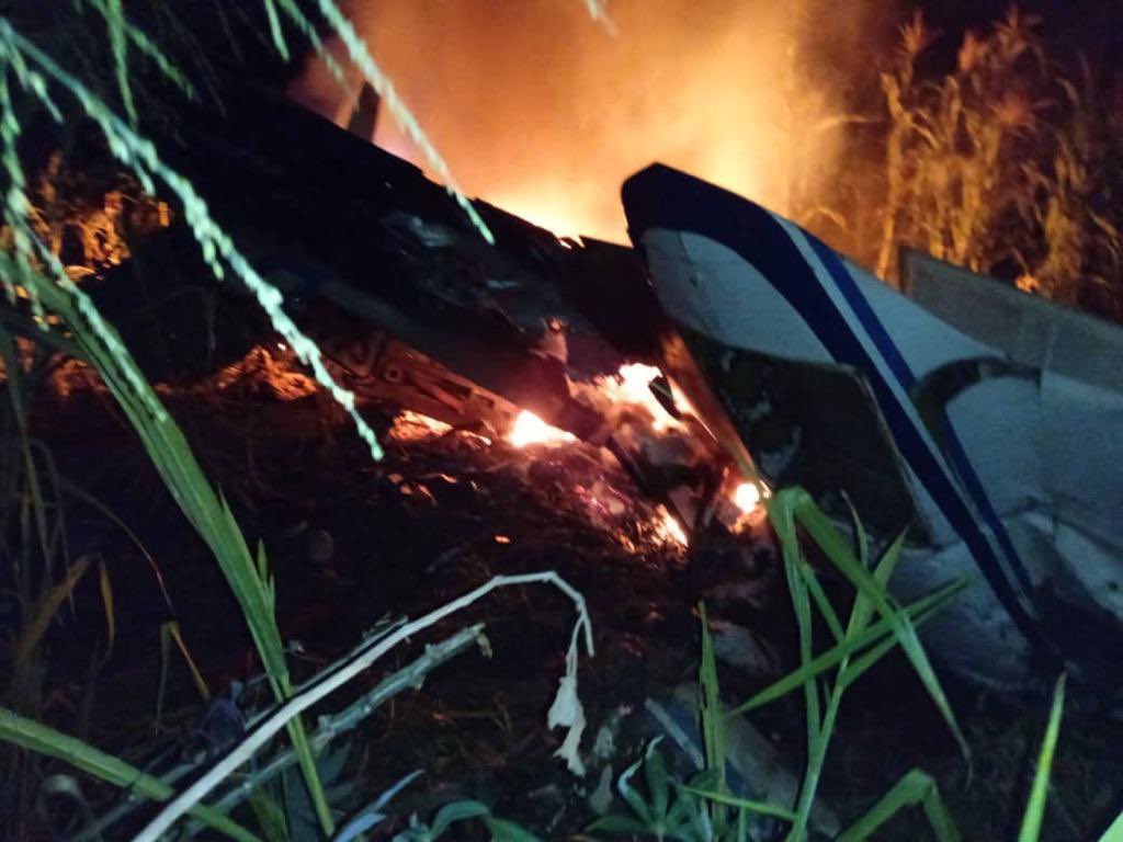 dhernandezlarez's tweet photo. Precipitada a tierra aeronave TANCOL Nro. 37 del año 2022. El territorio venezolano no será usado como plataforma para el narcotráfico  internacional ! Debe destacarse que van 6 aeronaves en 5 días, tratando de violar infructuosamente nuestra soberanía nacional. https://t.co/zM2b6aEgpD