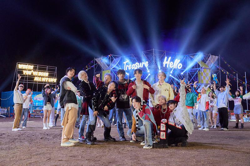 TREASURE_SJH's tweet photo. #TREASURE 트메 없이는 Everything's a lie~♥ (ft. MV 비하인드)
👉 https://t.co/2D95tiahgm…
#트레저 #HELLO #TREASURE_HELLO #헬로 #THE_SECOND_STEP #CHAPTER_TWO #YG #YG_TREASURE https://t.co/VZQpanHijv