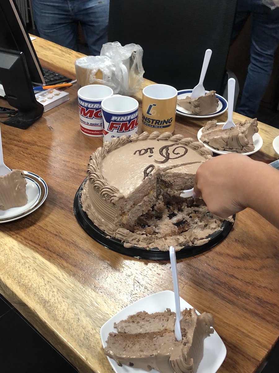 whothefckisbone's tweet photo. Cumple del jefazo con los Inges 👷🏻‍♂️ https://t.co/YaMy7qxkbg
