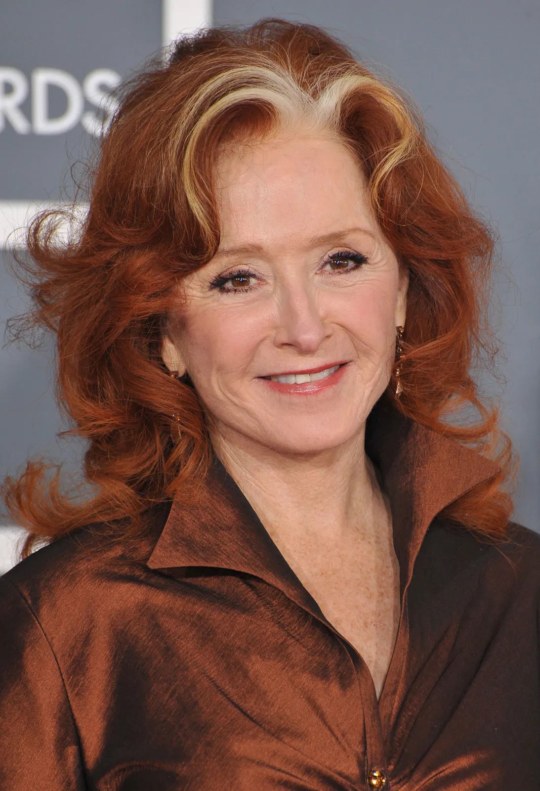 Happy Birthday to Bonnie Raitt . 