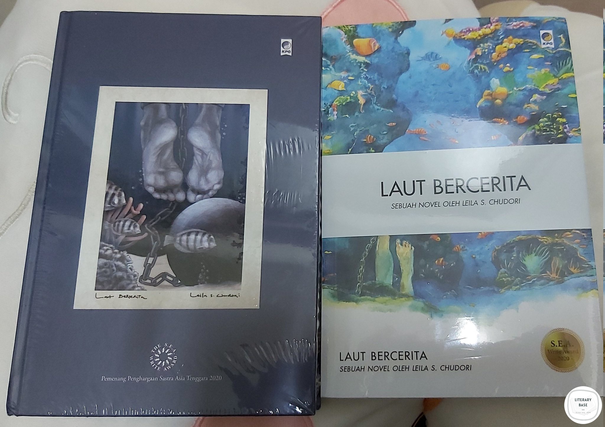 Literary Base on Twitter: "Haloo, mau tanya. Dua buku ini isinya sama