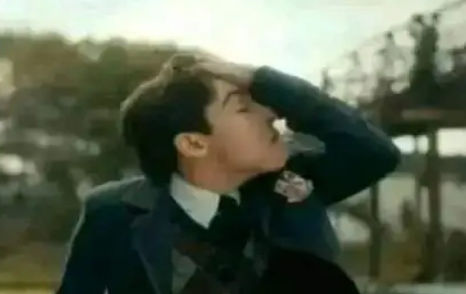 No me voy a estresar hoy
*Se cae una escoba*