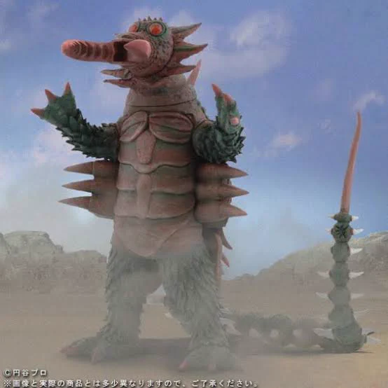 @TABECHAUYO ウルトラ怪獣には昔いたんですがね、サメの次はカブトガニかぁ 