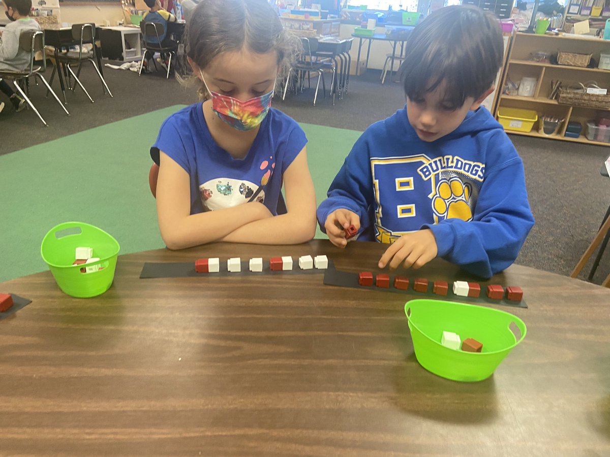 mrslbulldogs's tweet image. It may LOOK like a math lesson-but it’s LITERACY! Listening for ( and attending to) multisyllabic words in a sentence. @kcusick20 @BlanchardMem #AllWelcomED