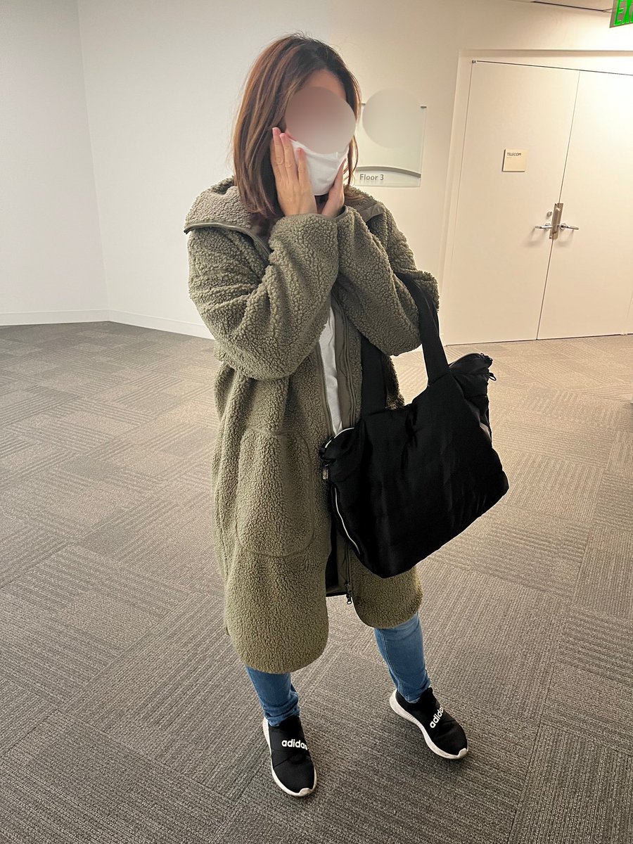 anetoyaritai's tweet photo. 今日はAneのエコーの日💕

僕もAneも仕事を早退して
病院に向かうと今日ではなく
まさかの来週…

しかも、この時間は
子供の歯医者の検診…
ただのAneの勘違い…

焦るAneですが
このままでは帰れないと思い
天然姉さんのサクッと露出🥰 https://t.co/VlzWlQg0o9