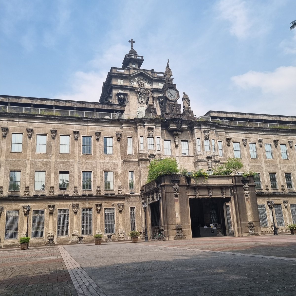 63k tuition napupunta sa clout chasing
