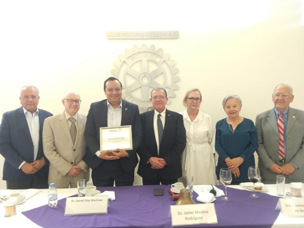saludgobgente's tweet photo. #DanielDíaz, secretario de salud, se reune con #clubrotarioleón #Distrito4140, para socializar la estrategia de salud física y mental en la población en general y sumar más promotores civiles de la #salud.
#SistemadeSaludGto
#ContigoSi https://t.co/7iVOjrBb0j