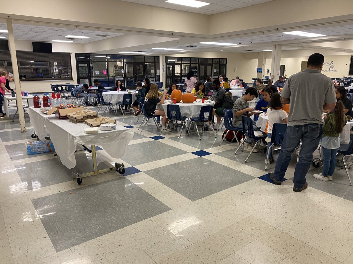 bosAVID's tweet image. Thank you to all who attended our Pumpkin Painting event tonight l! It was great to see the creativity from @boswellhs and @AvidWayside students! #bosproud #avidfamily