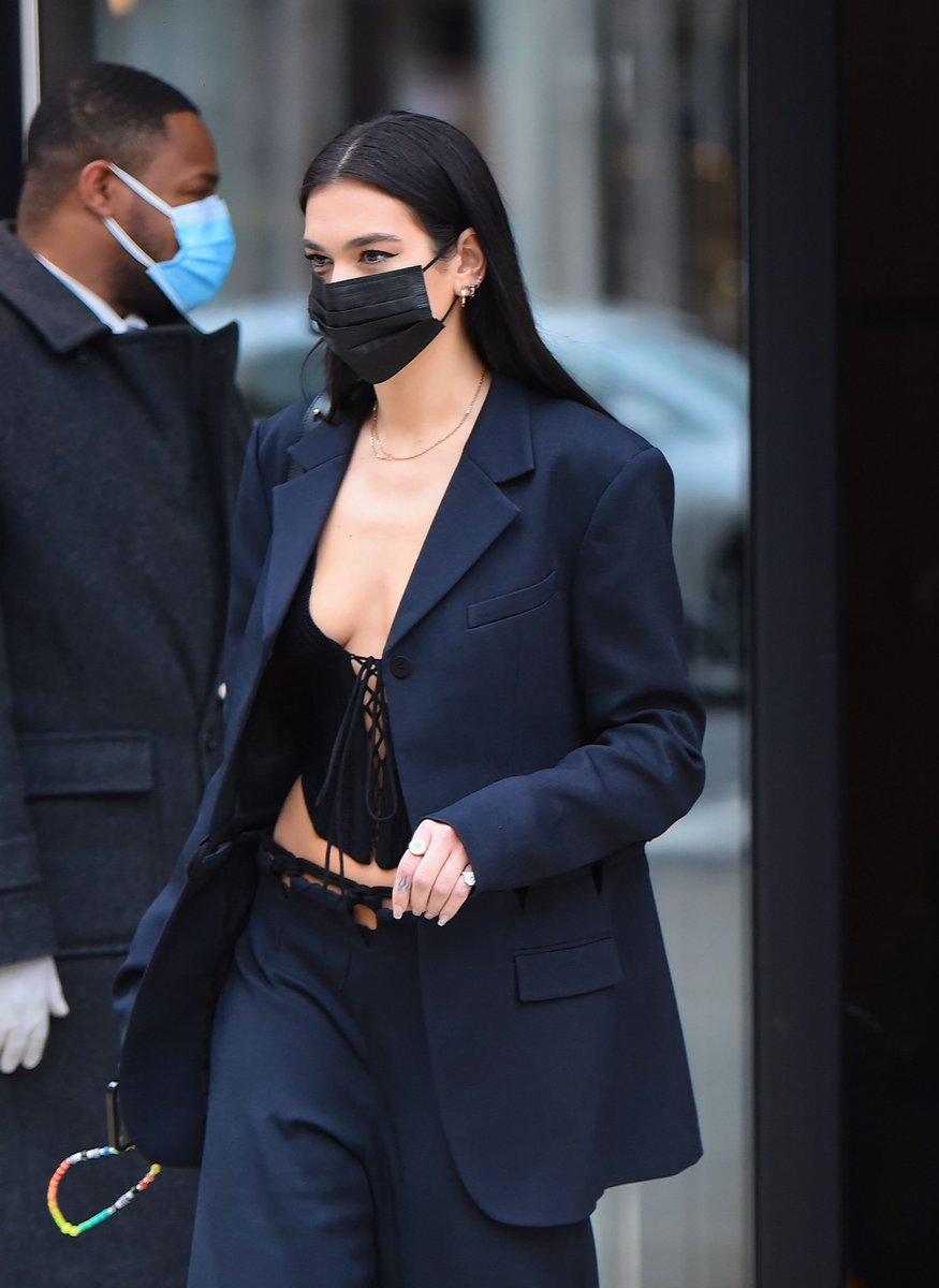 congrats to AOC for winning her re-election tonight! 😍