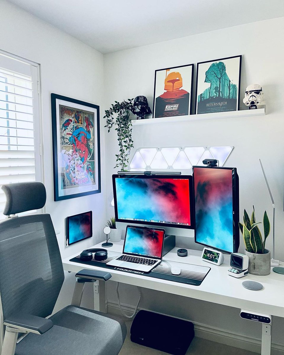 FlexiSpotUK's tweet photo. Wednesday flexi jokes:
So today at #work, I put my desk in the elevator🛗 and thought to myself:
.
.
.
That oughta take my career to a whole new level :)
Cr: @DeveloperAdam_
#flexispotuk #HomeDecor #worklife #desksetup https://t.co/leYcp7uPFa