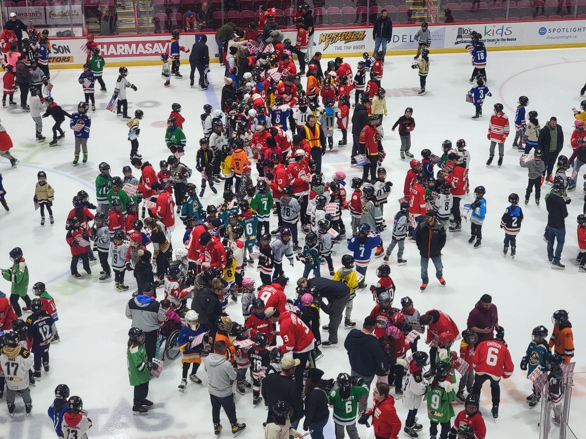 Thank-you to everyone who participated in tonight's Bell Celebrity Skate in support of Rotary Youth Projects.
It was a record-setting night and was an absolute privilege for us to be a part of.

Watch for further coverage to be released by our club in the next couple of days.