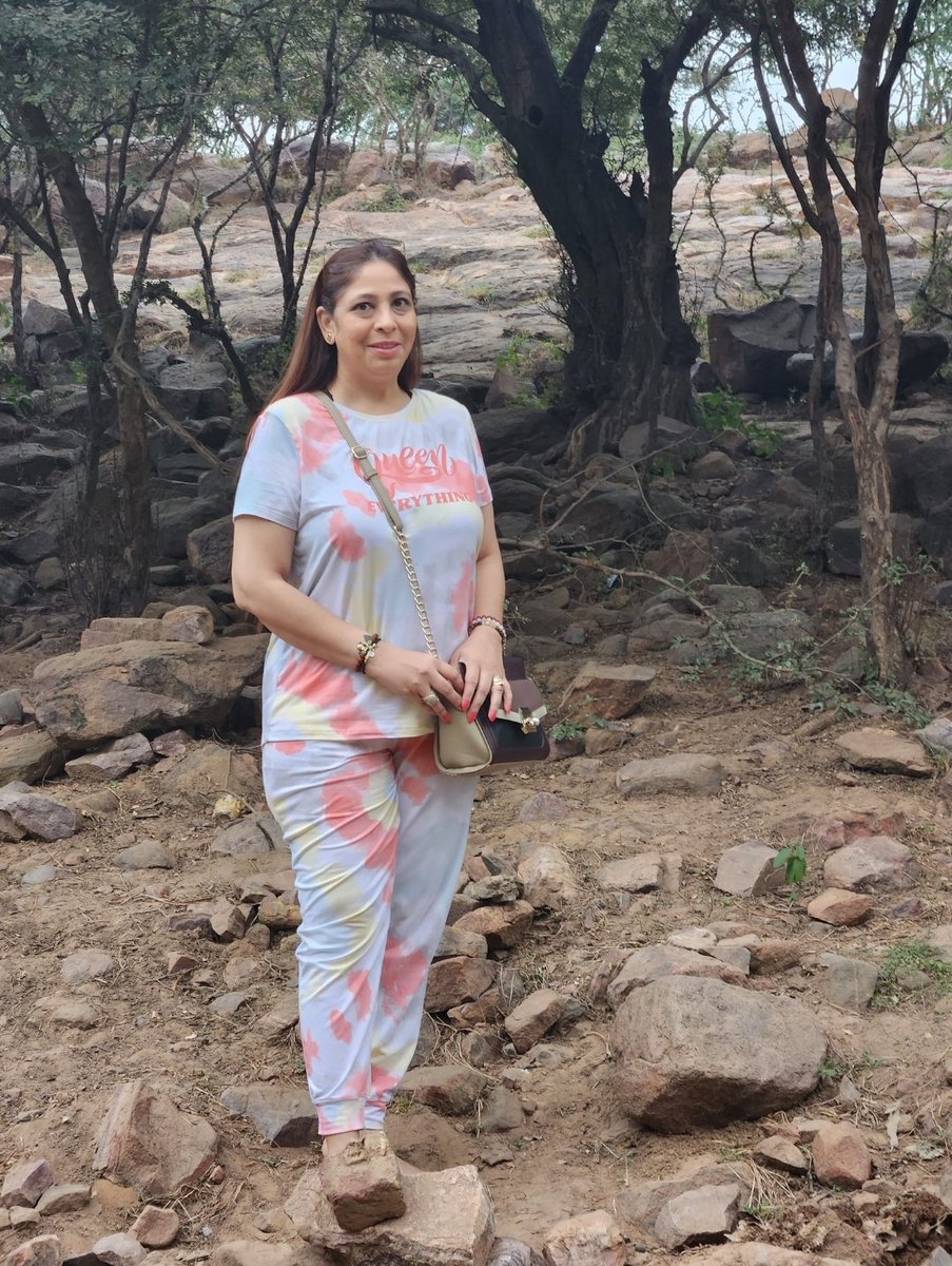 Divinely blessed as I got the chance to complete goverdhan parikrama during the auspicious timings of kartik purnima.
#JaiShreeKrishna 🌹🙏
#RadheShyam 🌹🙏
#bankebihari 🌹🙏
#krishnaconsciousness