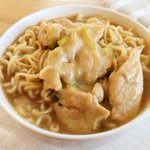鶏肉などをプラスすることで食べ応えがアップしそう!「サッポロ一番みそラーメン」のアレンジレシピ!