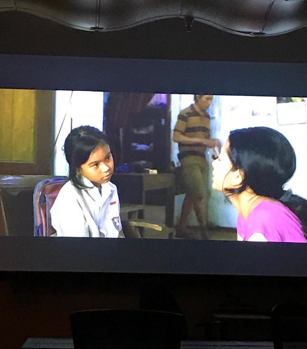 lorene1voice's tweet photo. Eating snacks & watching #cliff2022 @bcgeu Thanks to the Area 04 Cross Component Committee for hosting this screening in the #FraserValley #labourfilms #workers #worldofwork #film @labourfilms https://t.co/8RIjkfykiV