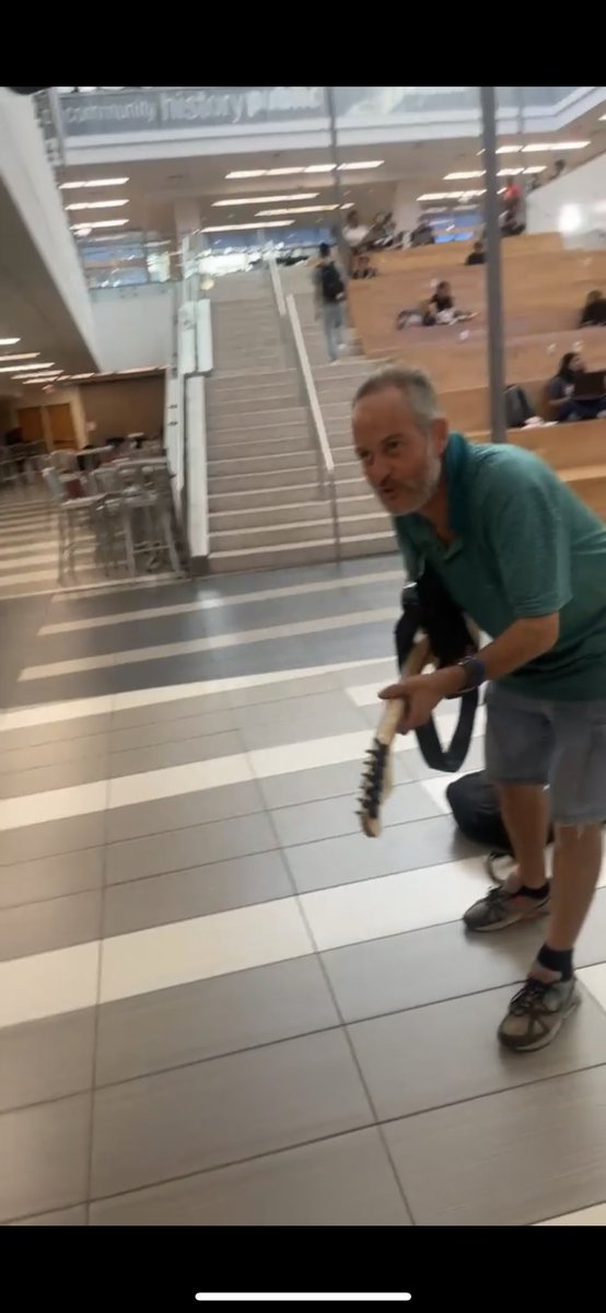 MonieDaisy's tweet image. Hi everyone !  
I just came on here to talk about an incident that occurred at the University of Houston today. I kindly ask if you could please read, share, and sign this petition so change can be made. 
WE NEED MORE SECURITY/POLICE ON OUR CAMPUS!!!

chng.it/MGbp28gVNb