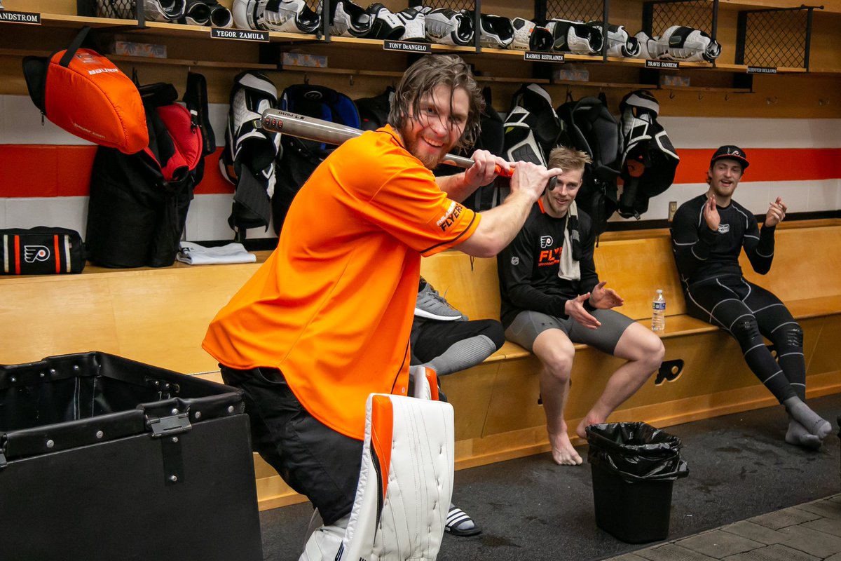 Singing the Blues: Flyers defeat St. Louis, 5-1