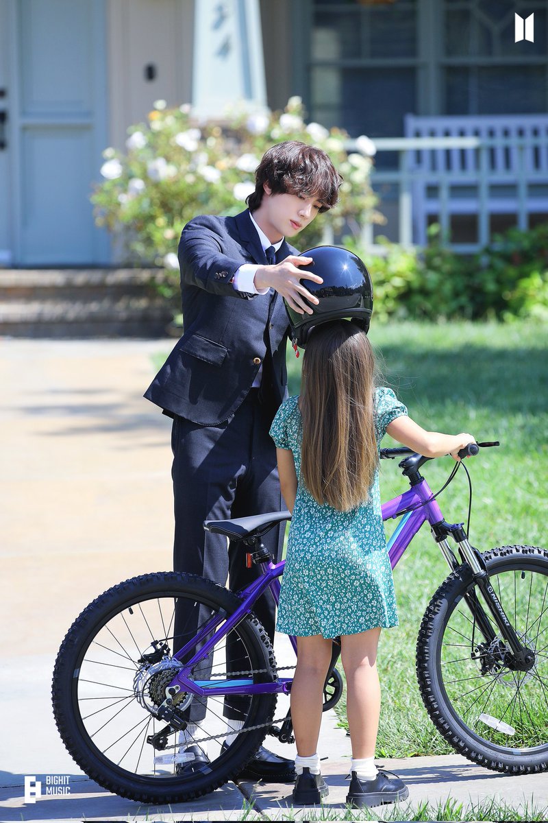 BTS Media tweet media