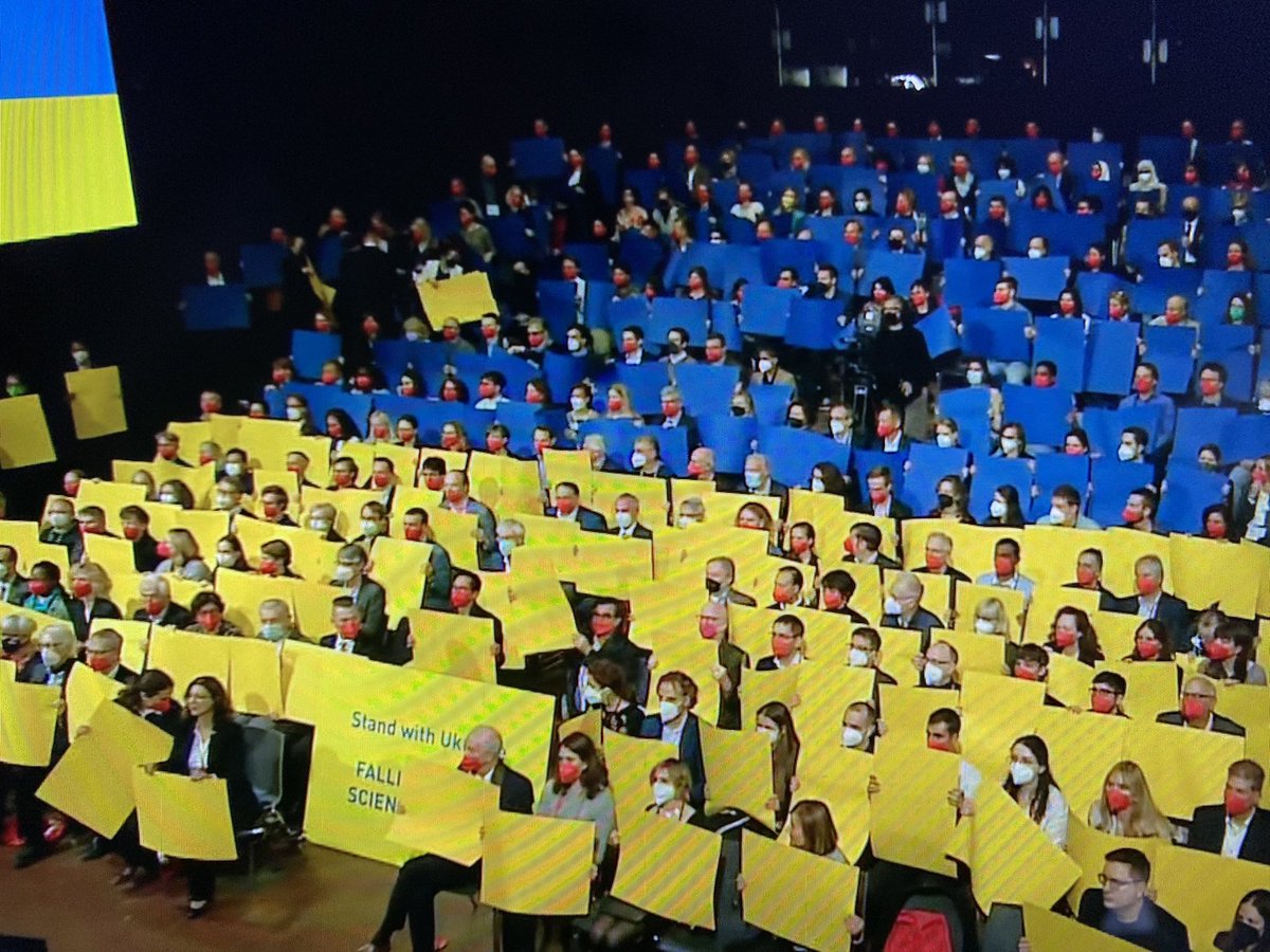 This years #FallingWalls Science Summit starts with a breathtaking speech of Katerina Terletska, a scientist from Ukraine, and a symbol of solidarity for the people there. 
#StandWithUkraine #science <a href="/Falling_Walls/">Falling Walls</a> #sciencesummit2022