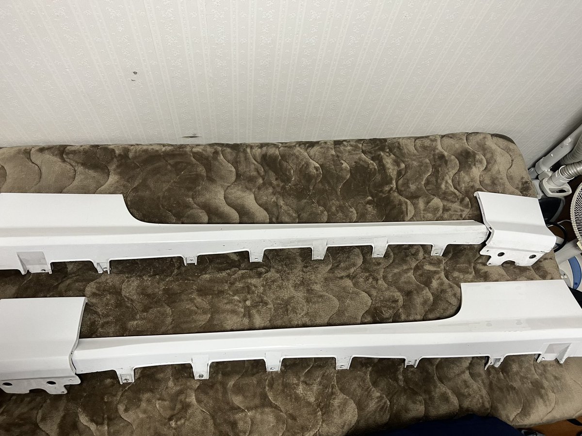 180sx_hik's tweet photo. ヤフオクめんどいので
Twitterにも出します
180sx純正サイドステップとサイドプロテクターです欲しい方はリプDMください

#180sx
#rps13
#s13
 #kps13
#売ります
#拡散希望 https://t.co/2YSdZefLwd