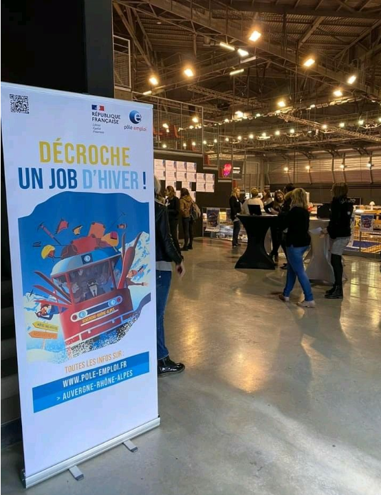 [#TousMobilisés] pour l'#emploi saisonnier

🎬 de fin des #jobdating des événements en présentiel sur #Albertville
Bilan rapide :
- Talent Day 7/11 : 30 candidats - 13 #recrutement 7 en vivier
- Salon Alpin : 40 #entreprises 450 candidats

👏 aux équipes locales @poleemploi_ara