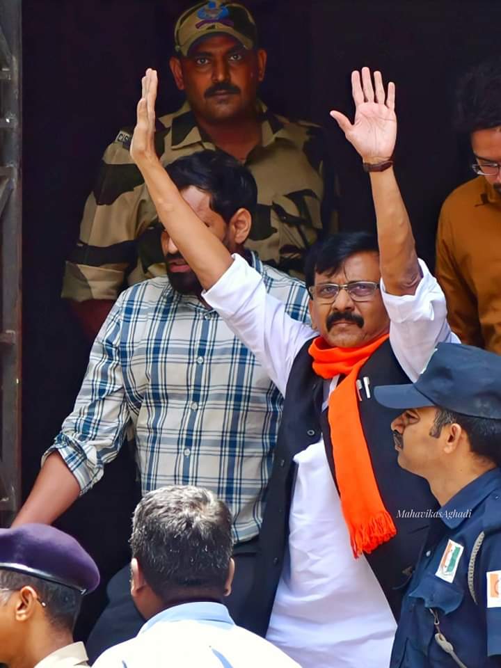 Aniket_Ghule12's tweet photo. शिवसेनेच्या ढाण्या वाघा��ा अखेर जामीन मंजूर 

संजय राऊत साहेब तुम आगे बढो हम तुम्हारे साथ है🚩 @ShivSena https://t.co/iIkQEMZQTu