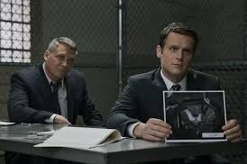 Bittiğinde boşluğa düşeceğiniz, keşke unutup tekrar izlesem diyeceğiniz dizileri sizler için derledik 🍿📺